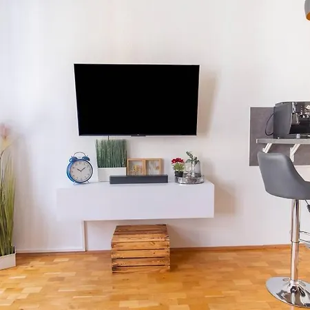 Apartment Working Place, Netflix, 4k Tv, Heart Of *