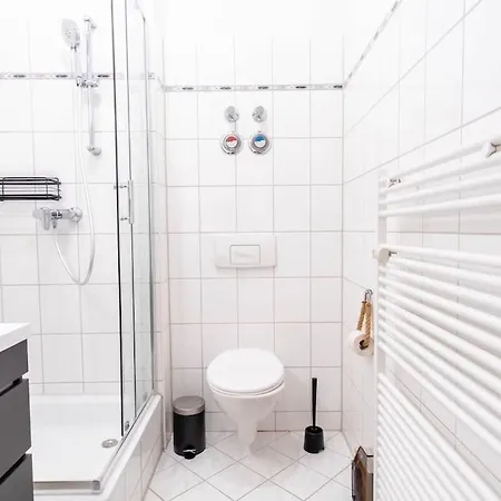 Apartment Working Place, Netflix, 4k Tv, Heart Of Leipzig