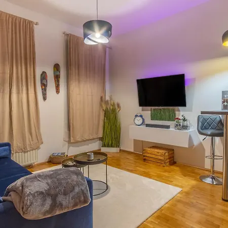 Working Place, Netflix, 4k Tv, Heart Of Apartment *