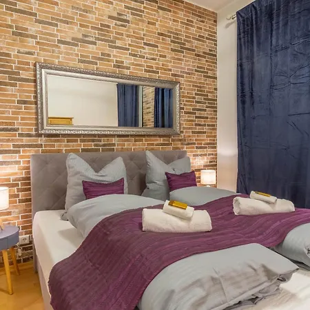 Working Place, Netflix, 4k Tv, Heart Of Apartment *