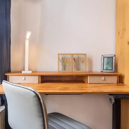 Working Place, Netflix, 4k Tv, Heart Of Apartamento *