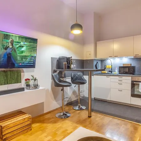 Working Place, Netflix, 4k Tv, Heart Of *