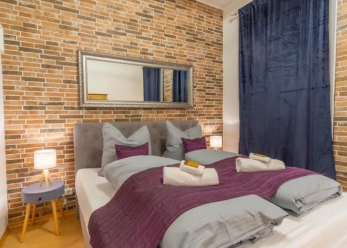 Working Place, Netflix, 4k Tv, Heart Of Apartamento *